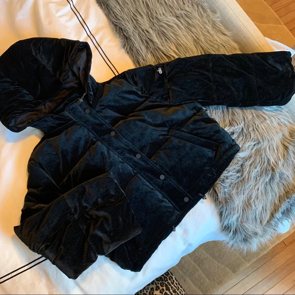 Alo Black Velvet Puffer Jacket